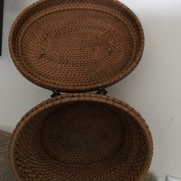 Vintage basket handbag/sewing or knitting basket all flaws are shown in pictures - Picture 10 of 13